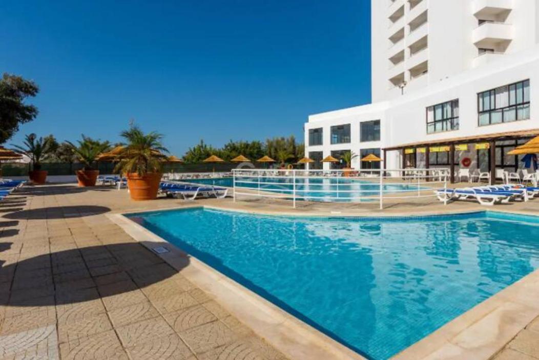 Endless Summer-With Pool Apartment *